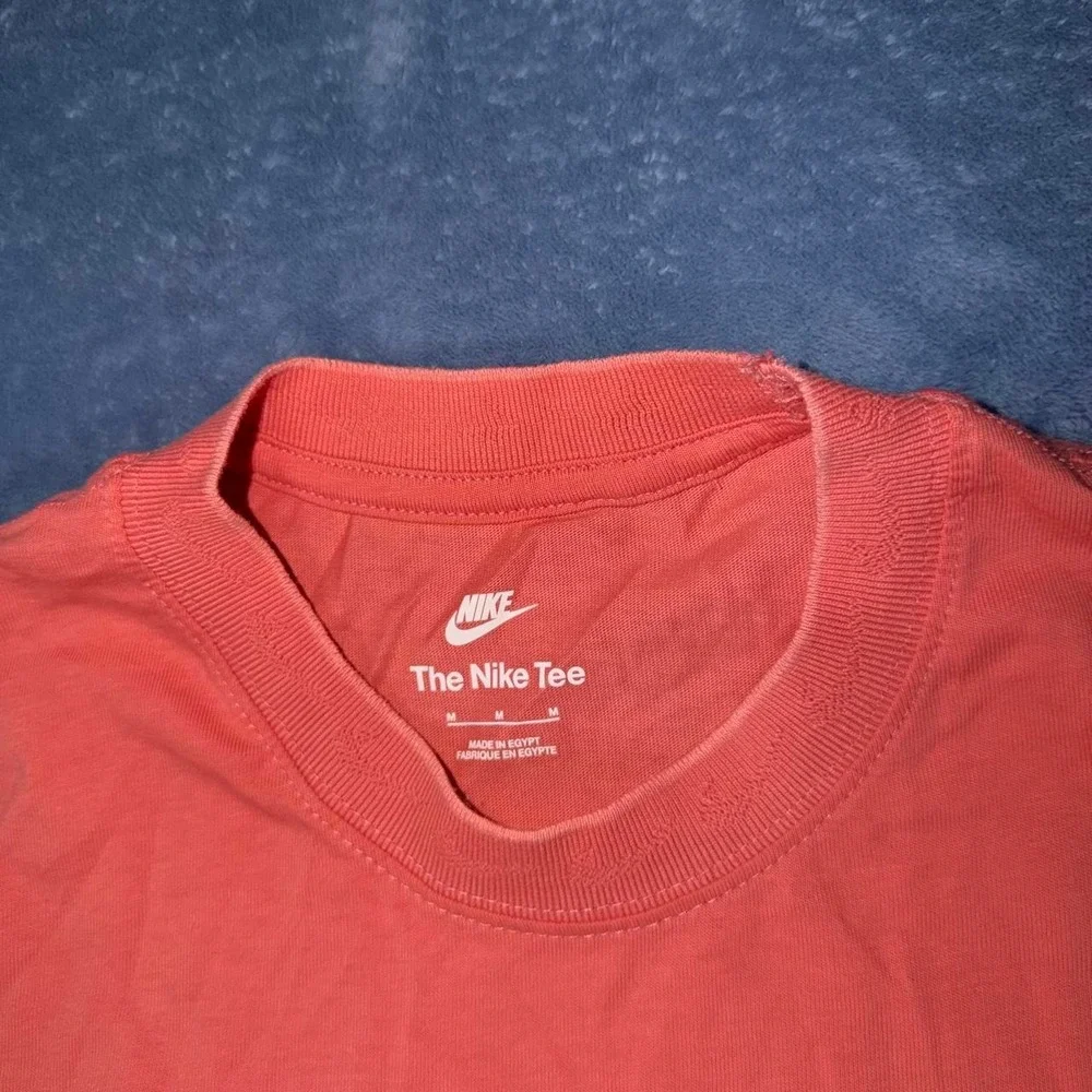 Nike red & orange t-shirt men size M